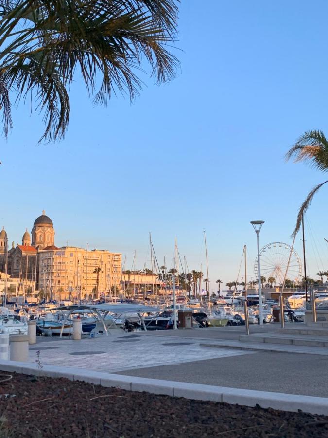COULEURS DES ILES , Fréjus-plage Extérieur photo